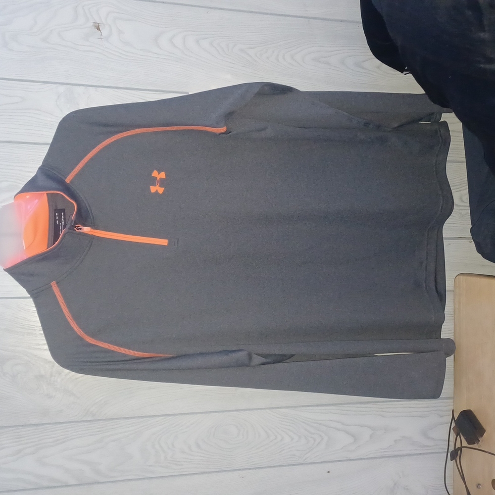 Gray Under Armor ¼ zip shirt